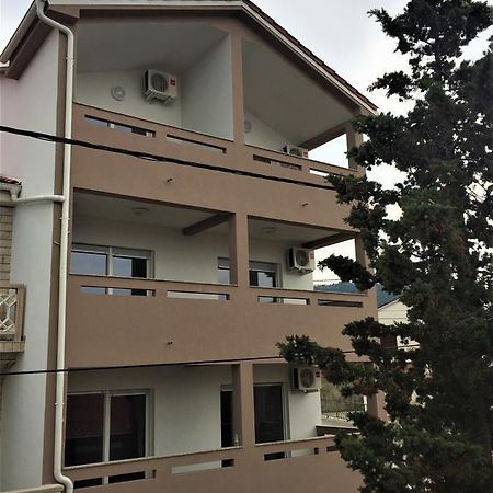 Apartmani Orhideja Rab Town Exterior photo