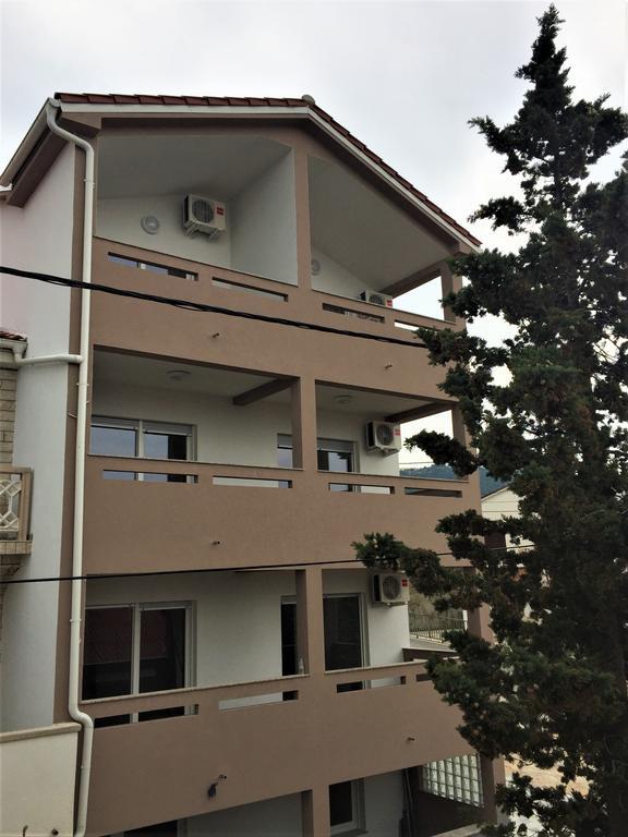 Apartmani Orhideja Rab Town Exterior photo