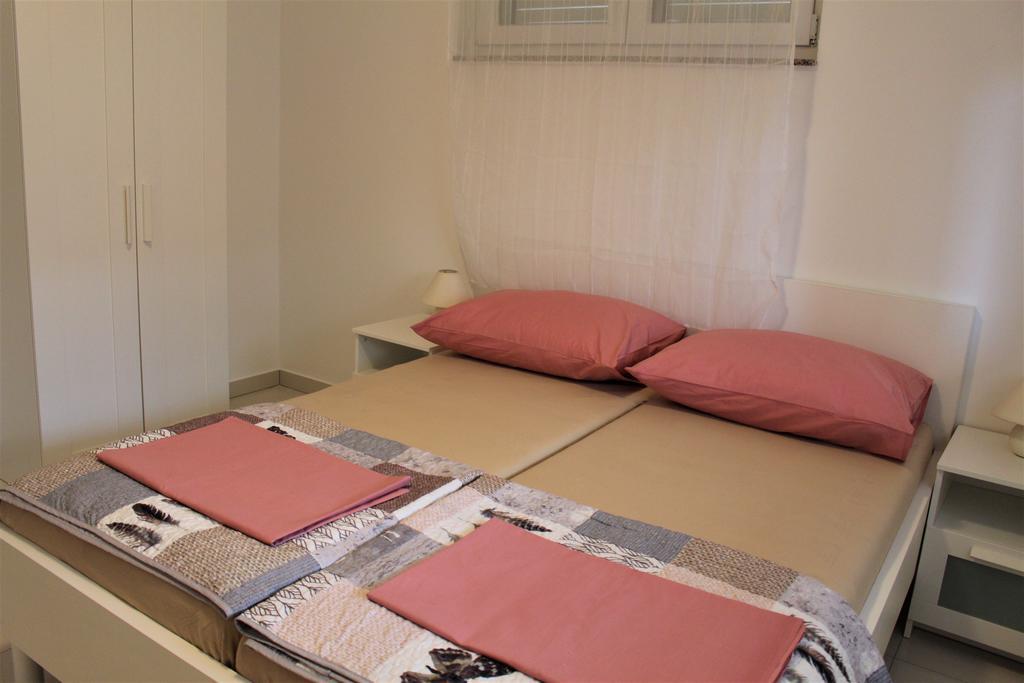 Apartmani Orhideja Rab Town Exterior photo