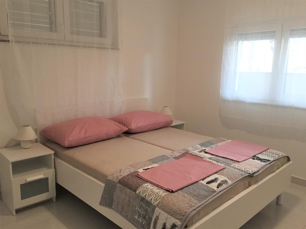 Apartmani Orhideja Rab Town Exterior photo